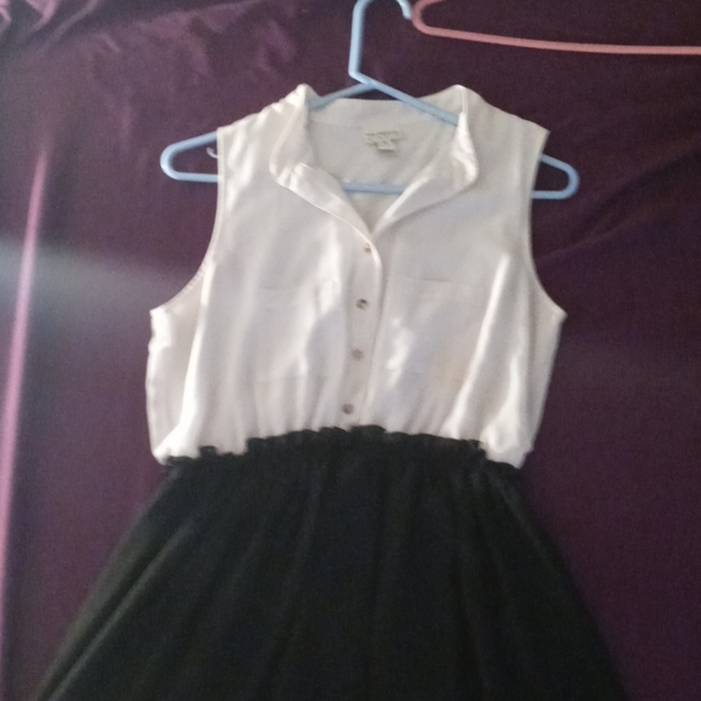 Casual black and white dress